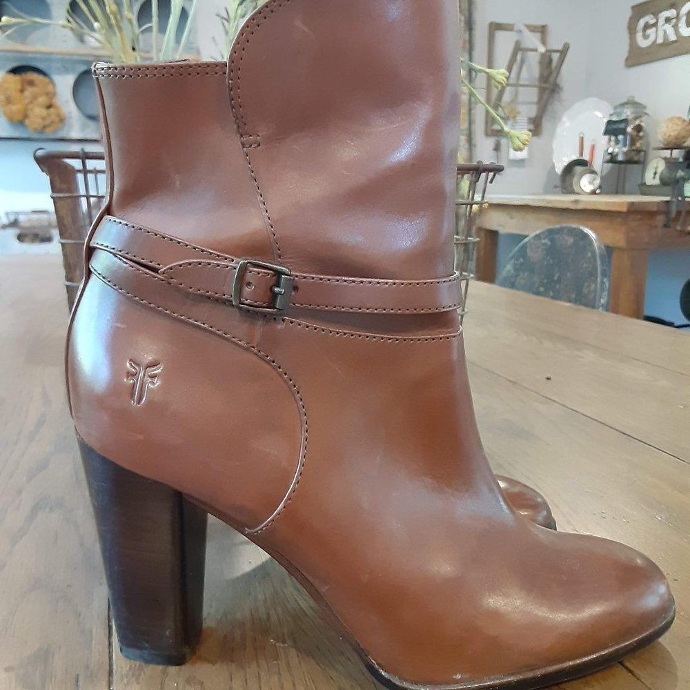 FRYE Jenny Shield Bootie Size 8